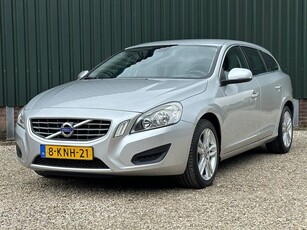 Volvo V60 1.6 T3 Momentum Automaat