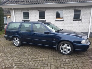 Volvo V70 2.4