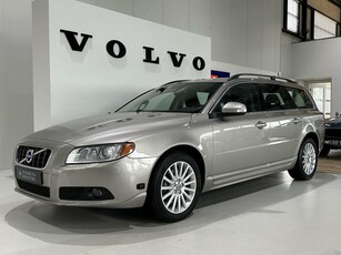 Volvo V70 2.5FT Momentum Automaat Xenon Trekhaak