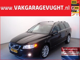 Volvo V70 T4 180pk Nordic+ AUTOMAAT 77dkm! NL-auto! 100%