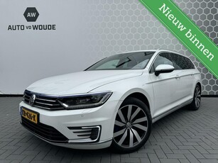 VW Passat Variant 1.4 TSI GTE Highline Pano Leer Trekhaak