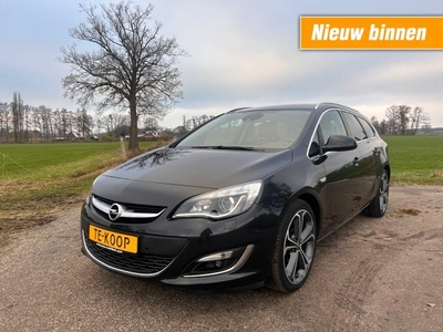 Opel Astra 1.6 TURBO GT 180 PK / XENON NAVI BOMVOL *APK 10-2024*