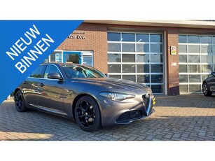 Alfa Romeo Giulia 2.0T Super