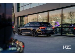 Audi RS 4 Facelift Dynamic + Pano BTW Massage