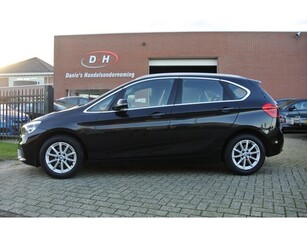 BMW 2-serie Active Tourer 218i Essential leder automaat