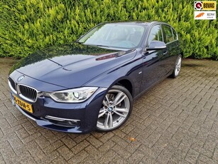 BMW 3-serie 328i High Executive