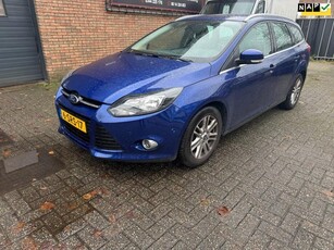 Ford Focus Wagon 1.0 EcoBoost Edition Plus koppakking defect