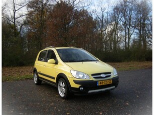 Hyundai Getz 1.4i Cross . 5 Deurs . LMV . Airco . Dakrail .