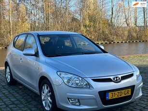 Hyundai I30 1.6i Dynamic Luxe 2e eigenaar dealer