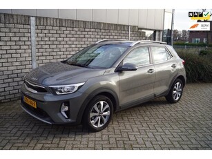 Kia STONIC 1.2 MPi Design Edition 1.2 4 Cilinder Navi