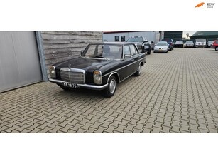 Mercedes-Benz 200-280 (W115) 220 D