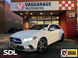 Mercedes-Benz A-Klasse 200 AMG Line // FULL LED // LEDER //