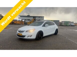 Opel Astra 1.4 Turbo Sport navi airco/ecc sport uitv!