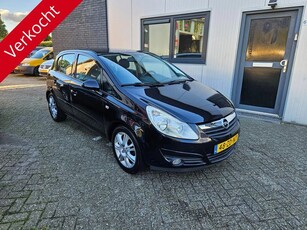 Opel Corsa 1.4-16V Cosmo AIRCO / NAVI / CRUISE / TREKHAAK