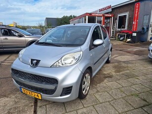 Peugeot 107 1.0-12V XR