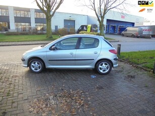 Peugeot 206 1.6-16V Gentry