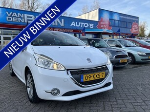 Peugeot 208 1.2 VTi Allure Panodak 5 drs LMV 3 mnd Garantie