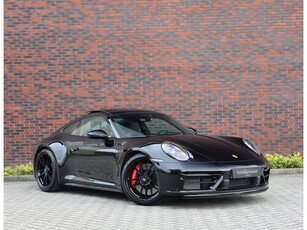 Porsche 911 Carrera 4 GTS *Pano*Chrono*Centerlock*Rood GTS