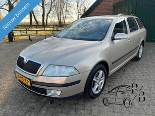 Skoda Octavia Combi 1.6 Ambiente AIRCO/CRUISE/TREKHAAK/INCL