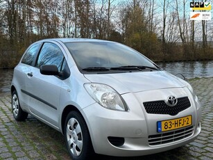 Toyota Yaris 1.3 VVTi Terra airco elektrische ramen cv op