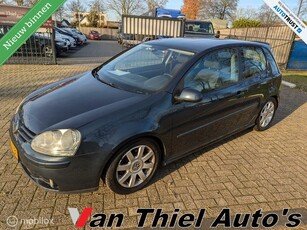 Volkswagen Golf 1.6 Comfortline navi cruis verlaagd