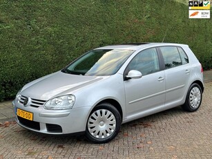 Volkswagen Golf 1.6 FSI Optive 3