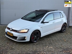 Volkswagen Golf 2.0 TSI GTI Performance l Pano l Navi l