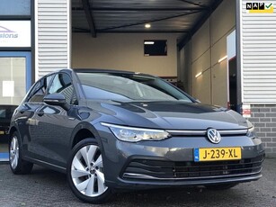 Volkswagen Golf 8 1.5 eTSI Style DSGIQ LightMemory2020