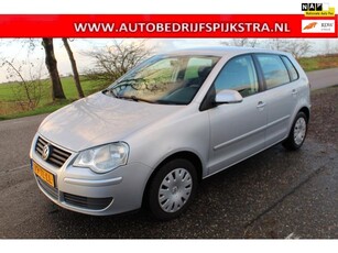 Volkswagen Polo 1.4-16V Optive // 5-DRS / AIRCO //