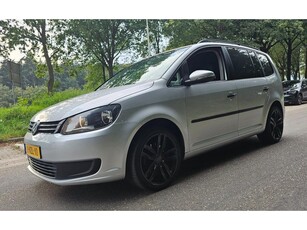 Volkswagen Touran 1.6 TDI Grijs Kenteken Automaat Leder