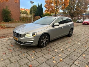 Volvo V60 2.4 D6 AWD Plug-In Hybrid Summum Leder Panorama