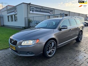 Volvo V70 2.4 D5 Summum AUTOMAATLEERXENONTREKHAAKCRUISE