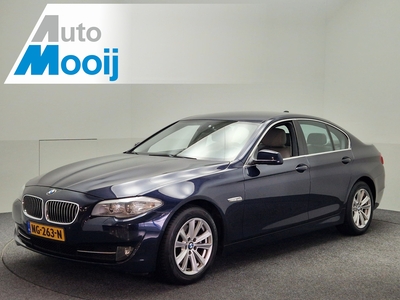 BMW 5-SERIE 523i High Executive 204 PK *Leder* ECC Clima / Navigatie / Cruise Control / PDC V&A / 18'' LMV