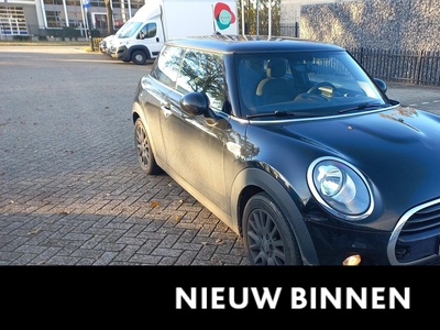 MINI MINI Cooper 1.5 Business | Navigatie | Cruise control | LM velgen