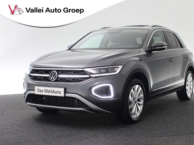 VOLKSWAGEN T-ROC 1.0 TSI 110PK Style | Pano | IQ Light | ACC | Trekhaak | Keyless Entry | 17 inch