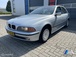 BMW 5-serie 528i Executive Automaat | Nw. Navigatie | Youngtimer | Apk