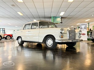 Mercedes-Benz 200 D - ONLINE AUCTION