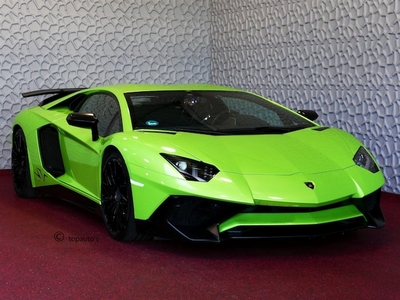 Lamborghini Aventador Benzine