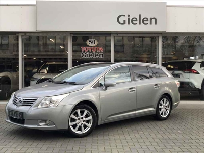 Toyota Avensis Wagon 1.8 VVT-I Panoramic Automaat | Trekhaak, Panoramadak, Navigatie, Parkeersensoren, Camera, Keyless, Lendensteun