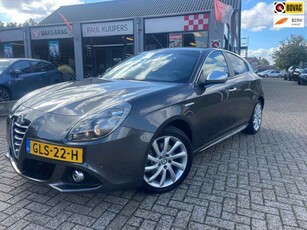 Alfa Romeo Giulietta 1.4 Turbo MultiAir AUTOMAAT *leder + navigatie + 17 inch velgen*