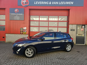 Ford Focus 1.0 EcoBoost Trend Edition Business Navigatie/ Parkeersensoren/ Lm velgen/ Rijklaarprijs!