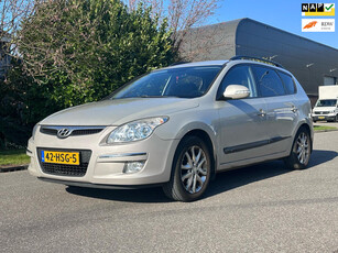 Hyundai I30 CW 1.6i Style Airco*15-03-2026 APK*Trekhaak*NAP*Parkeersensoren*2e eigenaar*