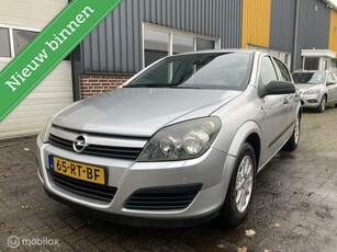 Opel Astra 1.6 Essentia GOED ONDERHOUDEN!