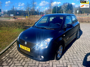 Suzuki Swift 1.3 Shogun schaaft in de bak