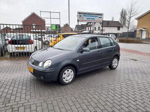 Volkswagen Polo 1.4-16V Highline