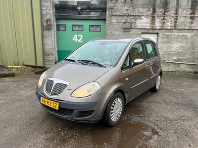 Lancia Musa 1.4-16V Oro