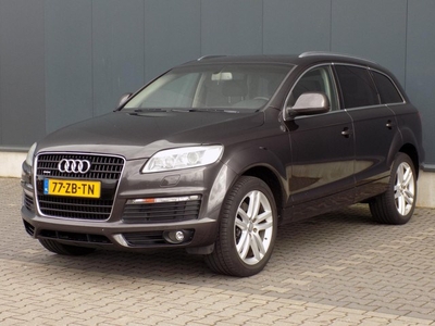 Audi Q7 4.2 FSI quattro 5+2