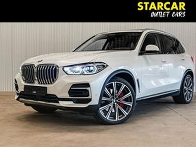 BMW X5 xDrive40i / XLINE / PANO / LEDER / TREKHAAK / LASERLIGHT