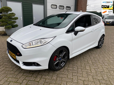 Ford Fiesta 1.6 ST2 Recaro Navi Cruise