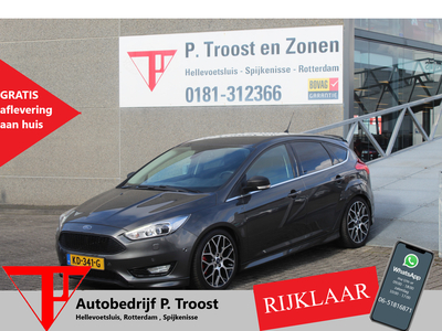 FORD FOCUS 1.5 Titanium Orig Ned. auto/Camera/Parkeersensoren/Verwarmbare voorruit/Licht metaal/Spiegels inklap en verwarmbaar/Keyless/Navigatie/Privacy glas/Climate control/Cruise control